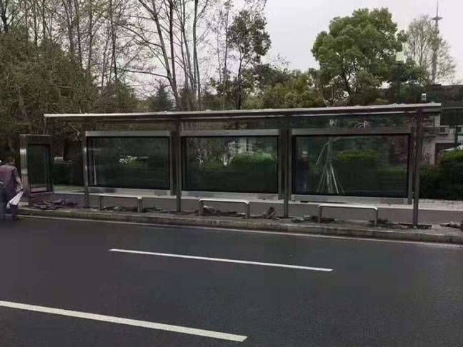 公(gōng)交站檯(tai)實景圖